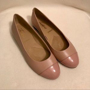 ✨NWT Trotters Signature Cap Toe Ballet Flats